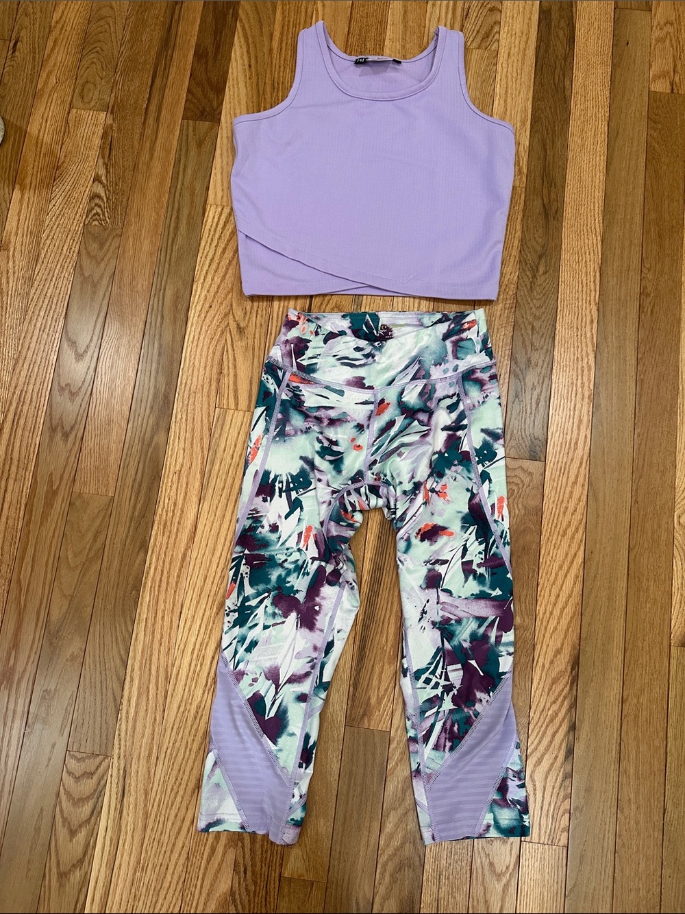 Women’s  Athletic Bundle-Cropped Tank & Floral Print Leggings Set- Both Small